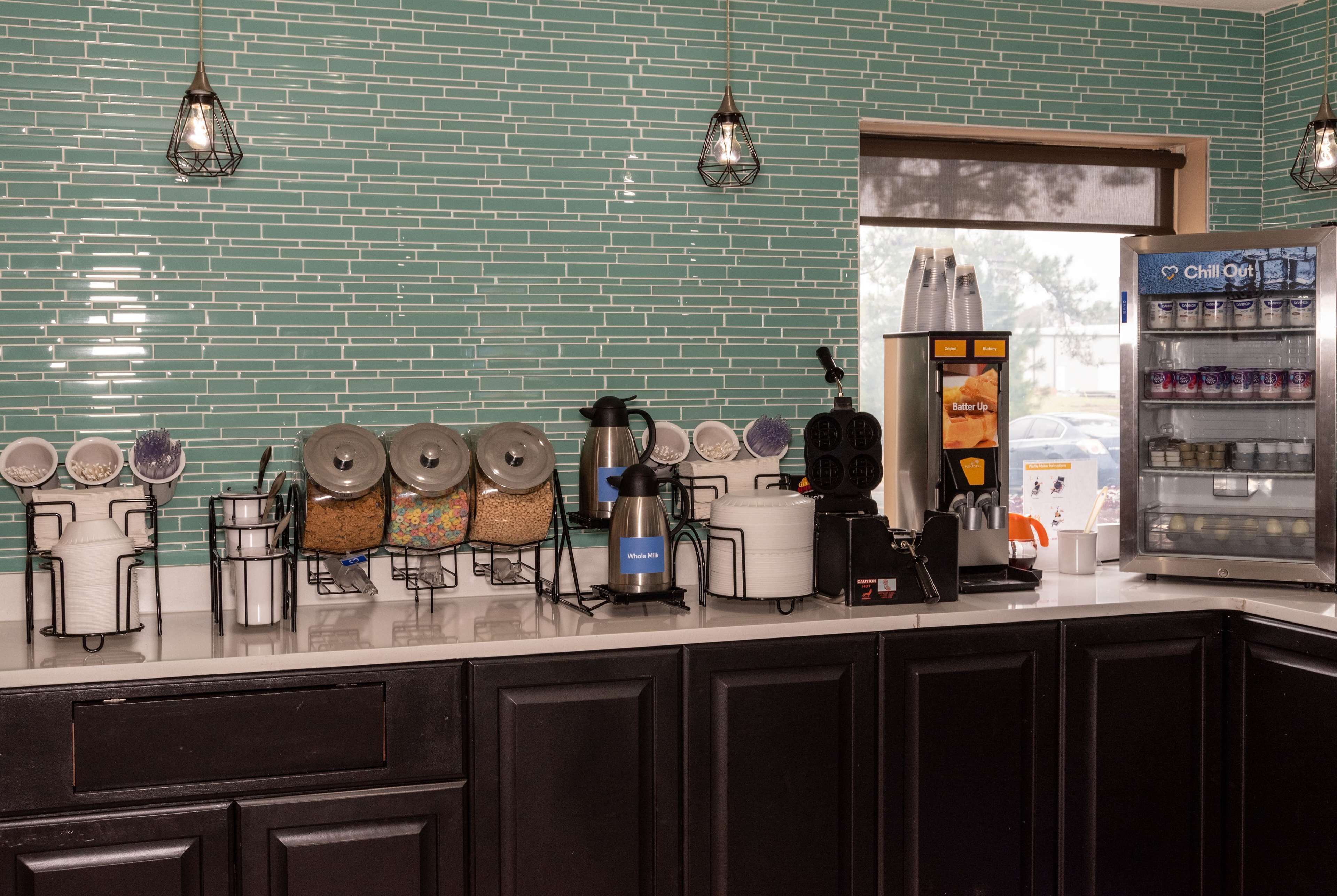 free daily self-service breakfast