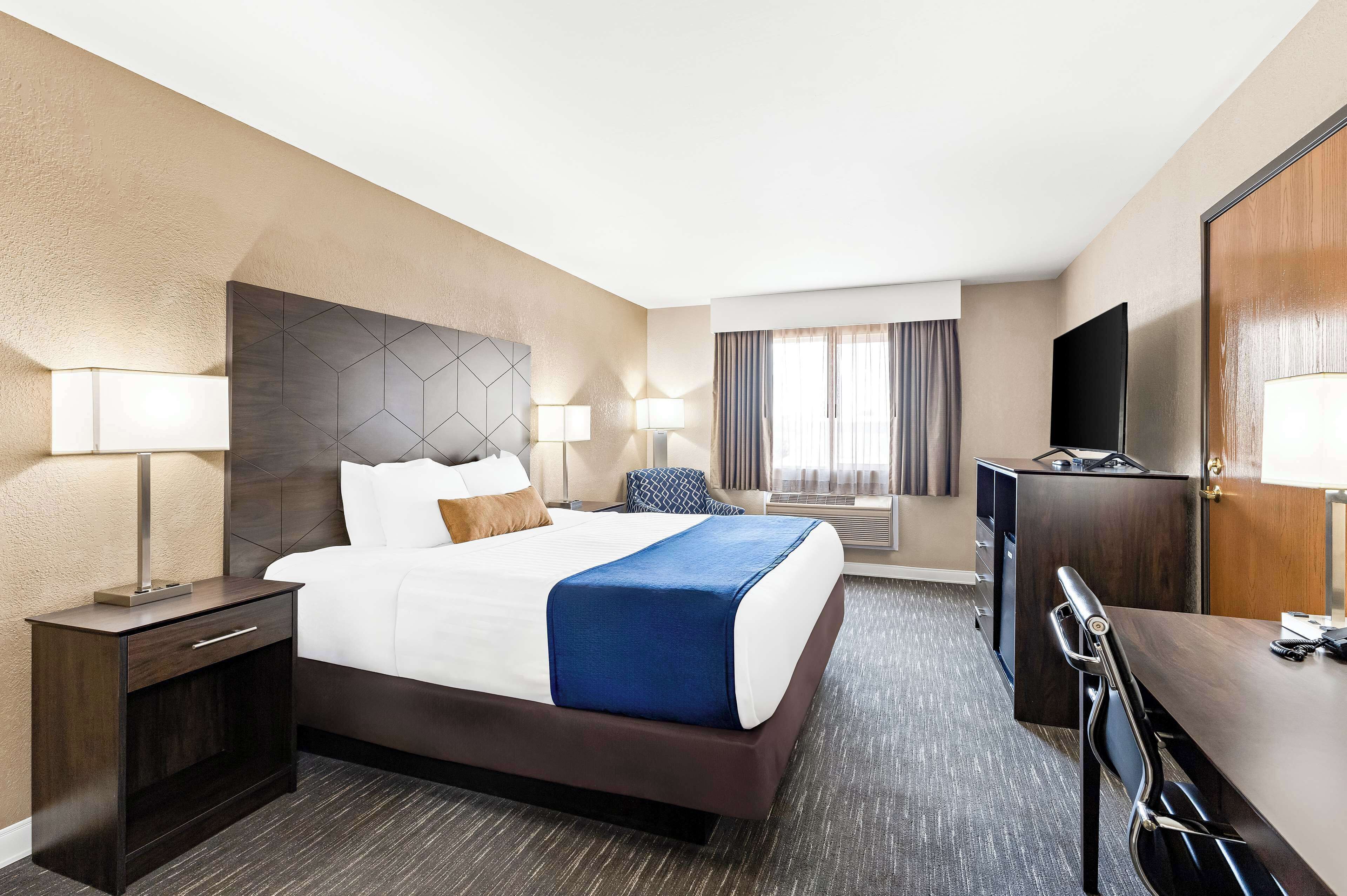 standard room, 1 king bed, non smoking, refrigerator | desk, laptop workspace, blackout curtains, iron/ironing board