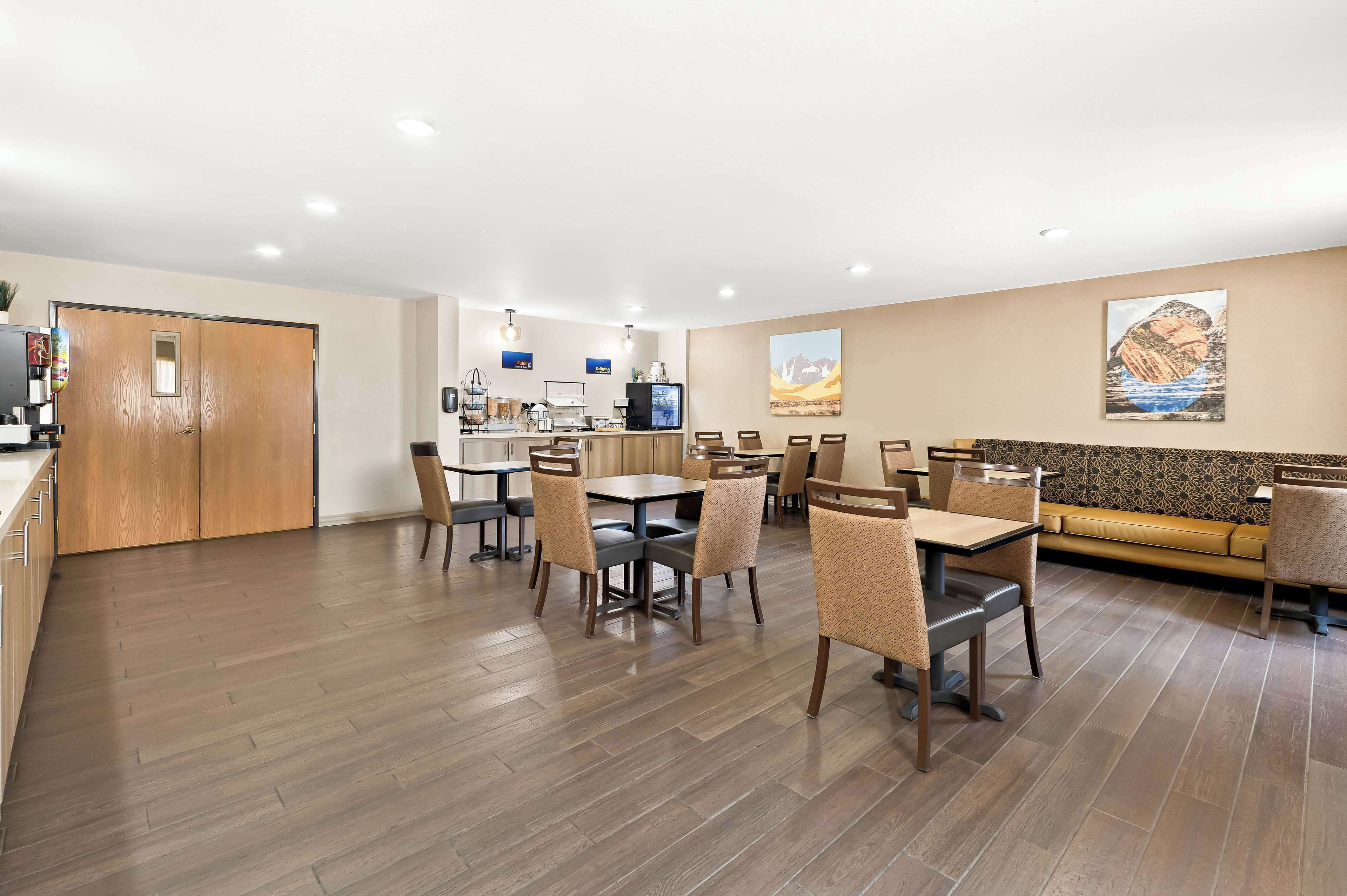 free daily continental breakfast