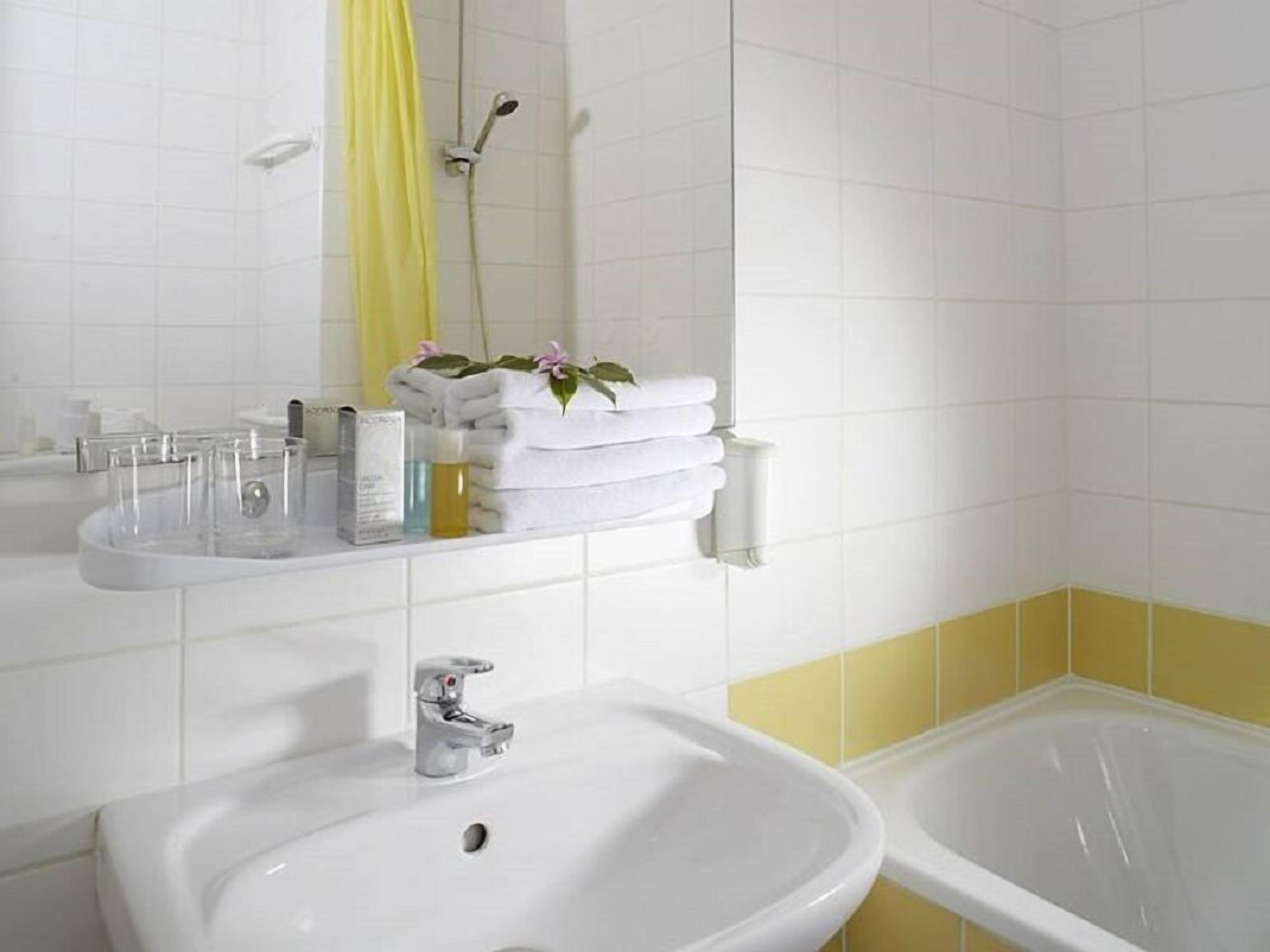 Bathroom sink