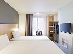 Ropa de cama de alta calidad, escritorio y cortinas blackout 
