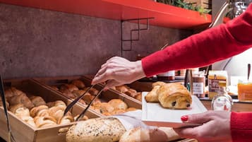 Daily buffet breakfast (EUR 14.9 per person)