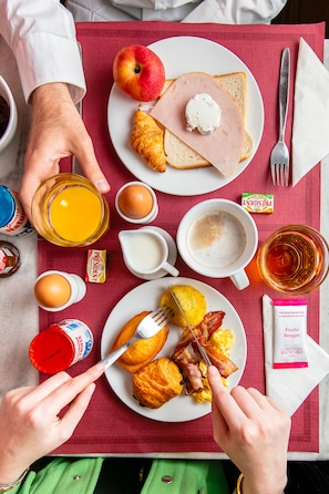 Kontinental frokost hver dag (EUR 16 per person)