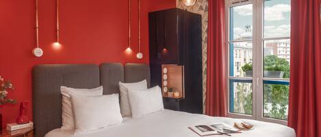 Literie de qualité supérieure, coffres-forts dans les chambres, bureau