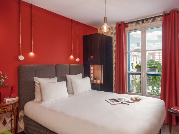 Premium bedding, in-room safe, desk, soundproofing