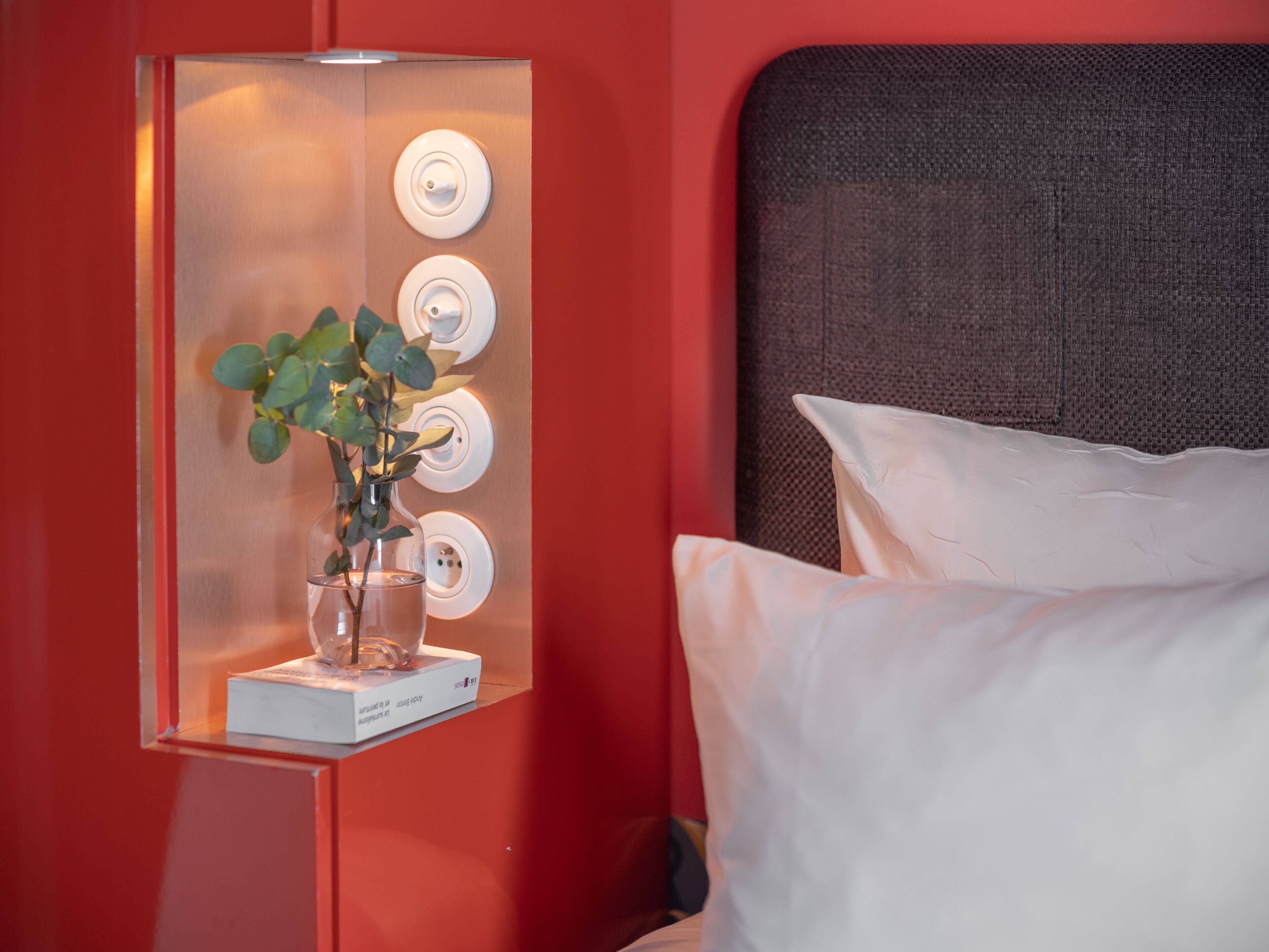 standard room (intemporelle) | premium bedding, in-room safe, desk, soundproofing