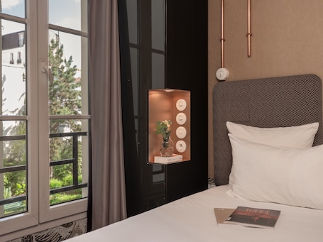Room (Intimiste) | View from room. Hôtel Exquis