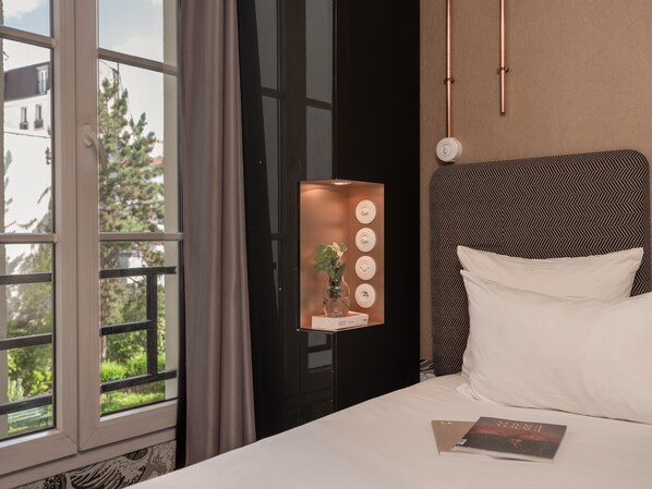 Room (Intimiste) | View from room - Hôtel Exquis (Paris)