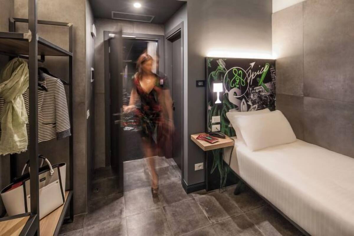 Copriletto in piuma, minibar, una cassaforte in camera, una scrivania