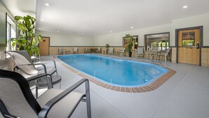 Indoor pool, sun loungers - Best Western Plus Whitewater Inn (Harrison)