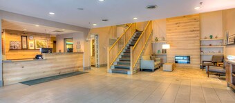 Country Inn & Suites by Radisson, Crystal Lake, IL