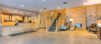Country Inn & Suites by Radisson, Crystal Lake, IL