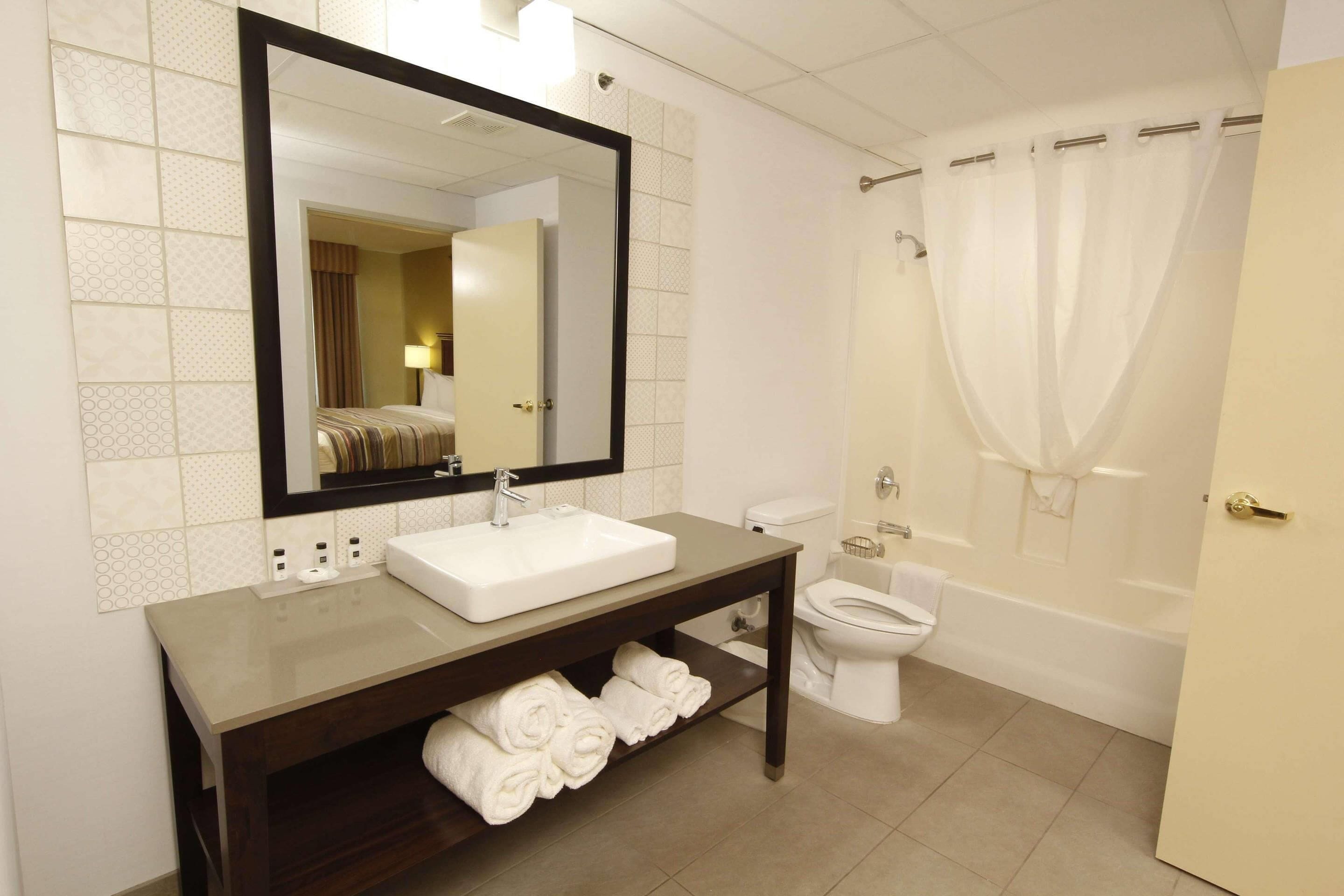 1 bedroom, blackout curtains, iron/ironing board, free cots/infant beds