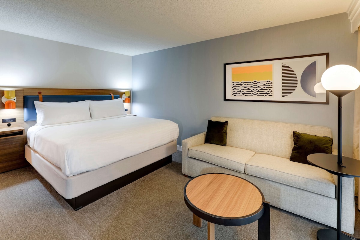 Egyptian cotton sheets, premium bedding, desk, laptop workspace