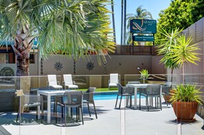 Piscine extérieure