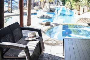 Seasonal outdoor pool - Powerhouse Hotel Tamworth by Rydges (Tamworth)