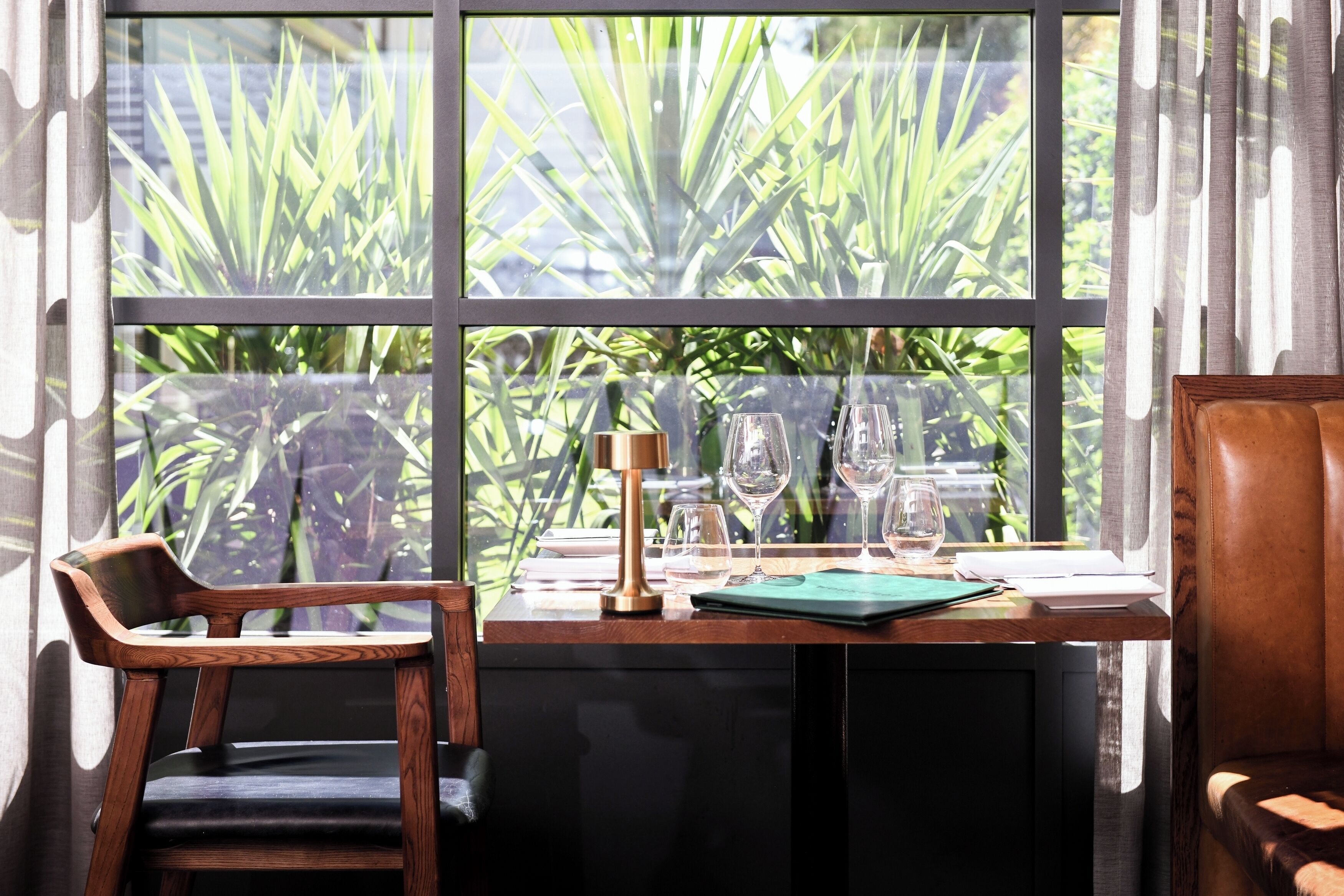 Breakfast, lunch, dinner served; Regional cuisine, alfresco dining 