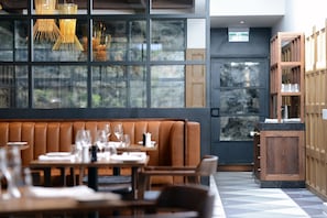 Breakfast, lunch, dinner served; Regional cuisine, alfresco dining