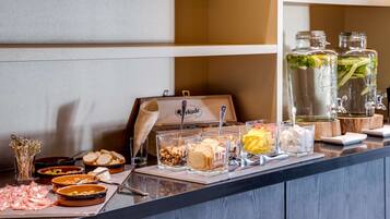 Dagelijks ontbijtbuffet (toeslag)