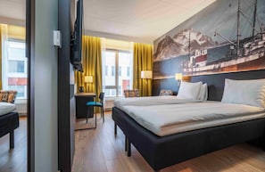 Hochwertige Bettwaren, Pillowtop-Betten, Minibar, Schreibtisch