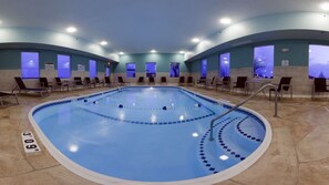 Indoor pool, sun loungers