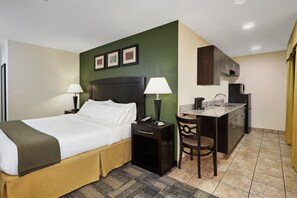 In-room safe, desk, iron/ironing board, free cribs/infant beds - Holiday Inn Express & Suites Pekin (Peoria Area) by IHG (Pekin)