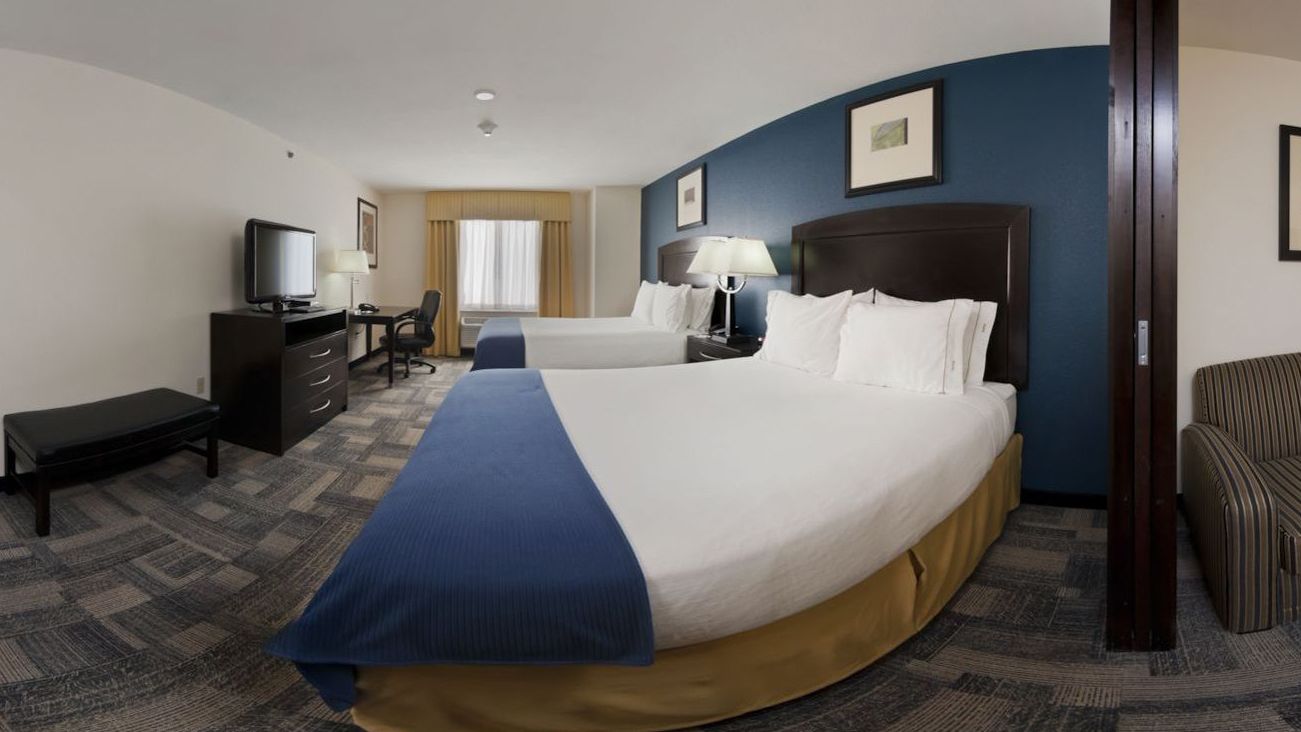 1 bedroom, in-room safe, desk, iron/ironing board