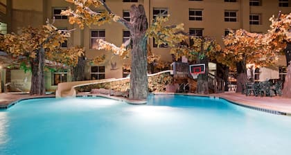 Holiday Inn Hotel & Suites Madison West by IHG