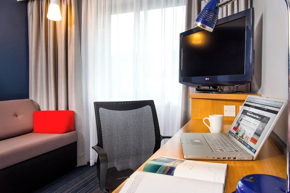 room, 1 double bed, accessible (with free hot breakfast) | 1 bedroom, desk, laptop workspace, blackout curtains