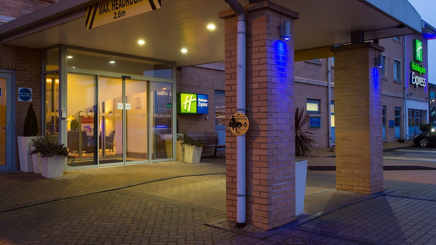 Holiday Inn Express East Midlands Airport by IHG