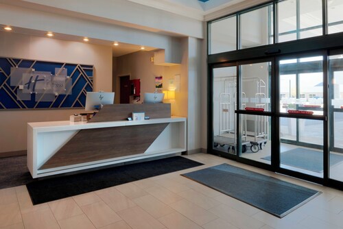 Holiday Inn Express Hotel & Suites Fort Atkinson by IHG