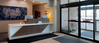 โรงแรม ฮอลิเดย์ อินน์ เอ็กซ์เพรส โฮเทล แอนด์ สวีทส์ ฟอร์ต แอทคินสัน บาย IHG