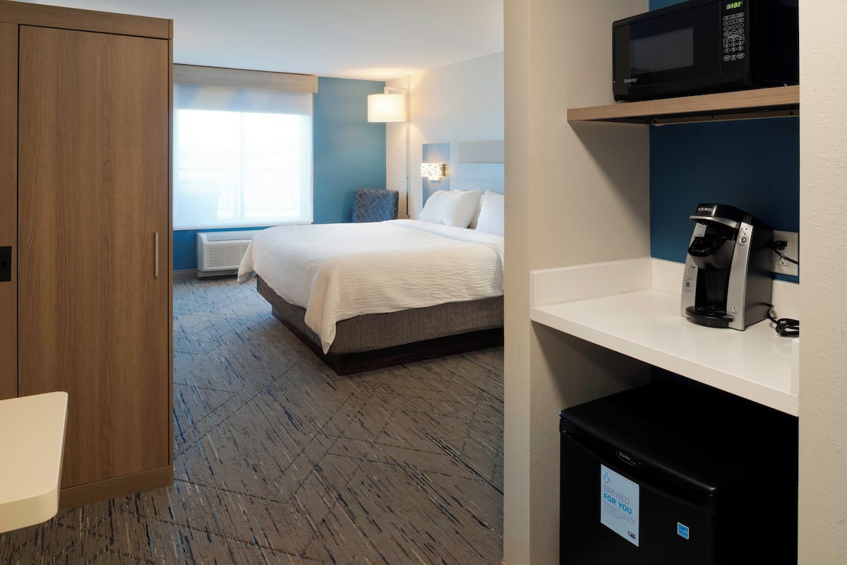 In-room safe, desk, iron/ironing board, free cribs/infant beds