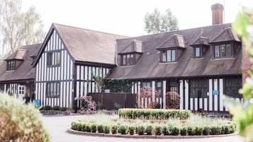 Vista frontal de la propiedad