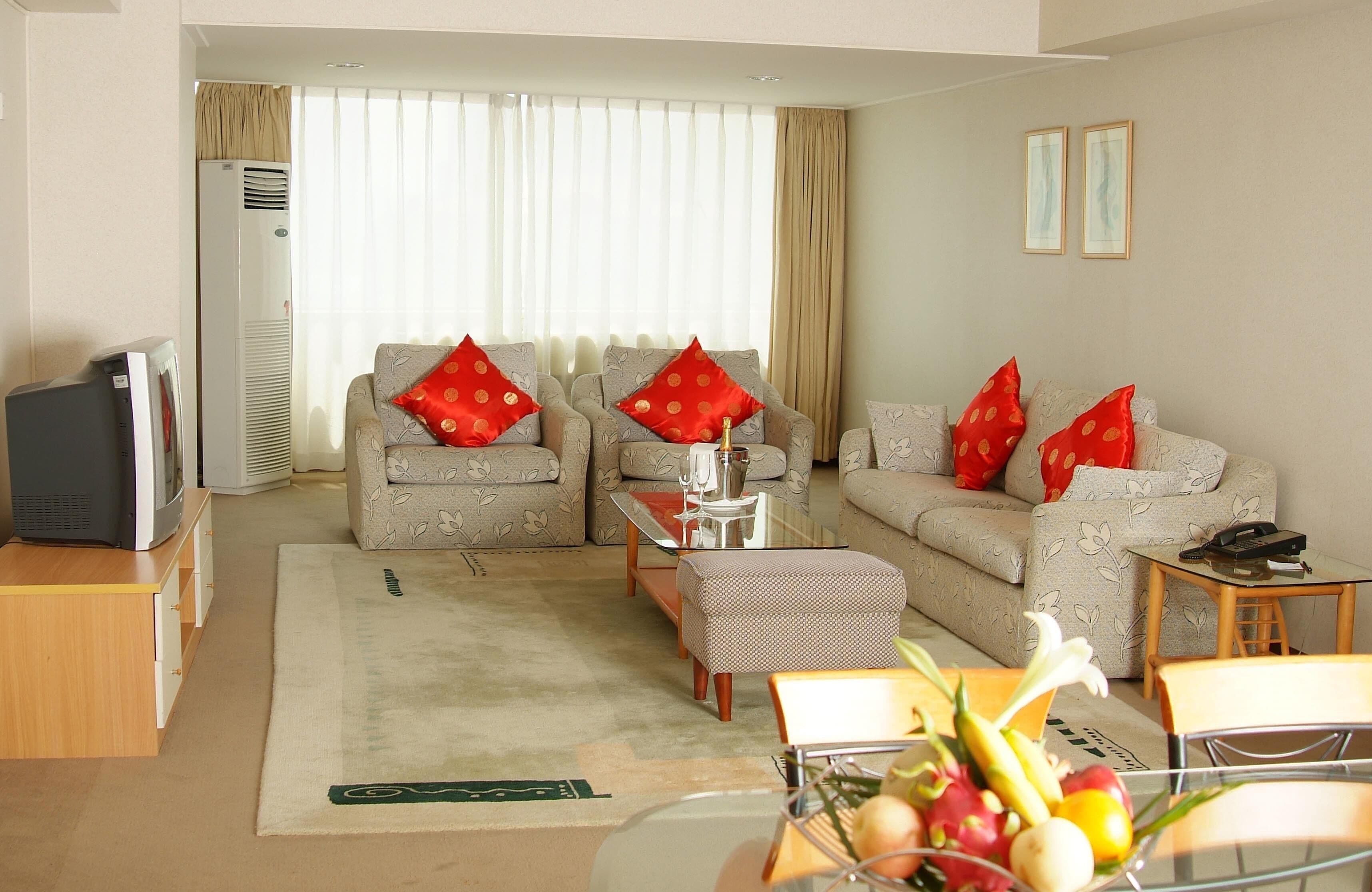 family room | living area | 42-inch lcd tv with satellite channels, tv