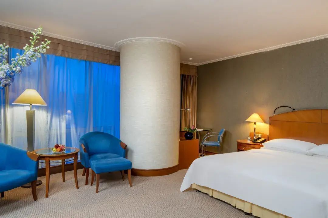 Premium bedding, down comforters, pillowtop beds, in-room safe