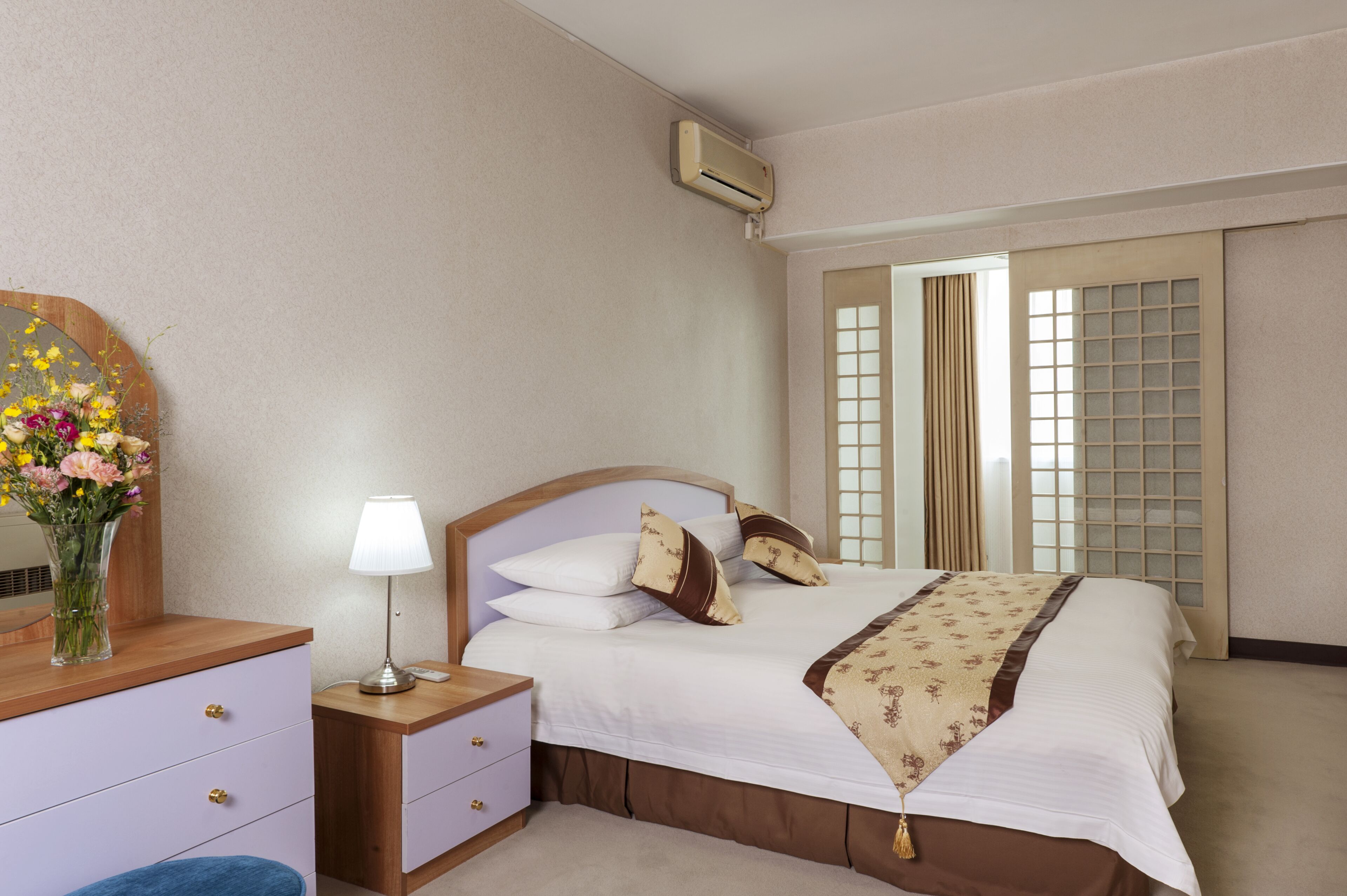 premium bedding, down duvets, pillow-top beds, in-room safe