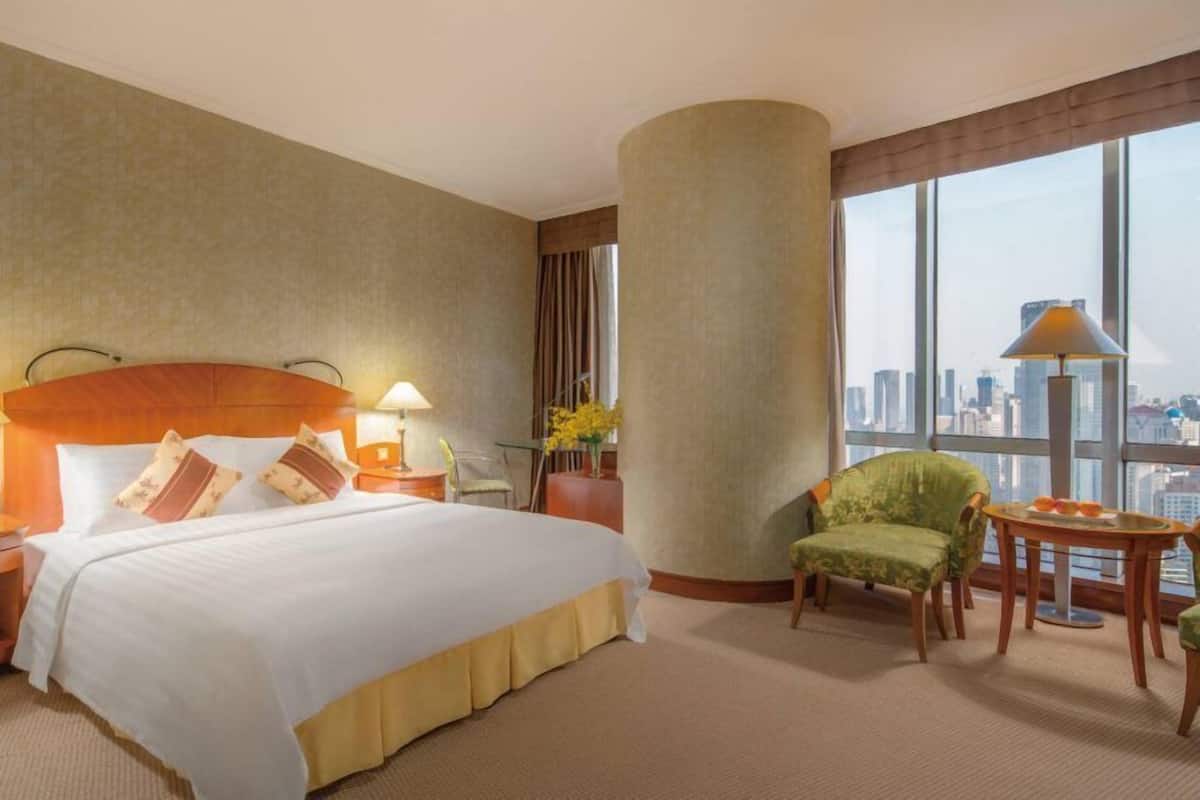Premium bedding, down comforters, pillowtop beds, in-room safe