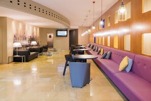 Quầy tiếp tân