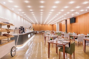 Breakfast, lunch, dinner served; Mediterranean cuisine