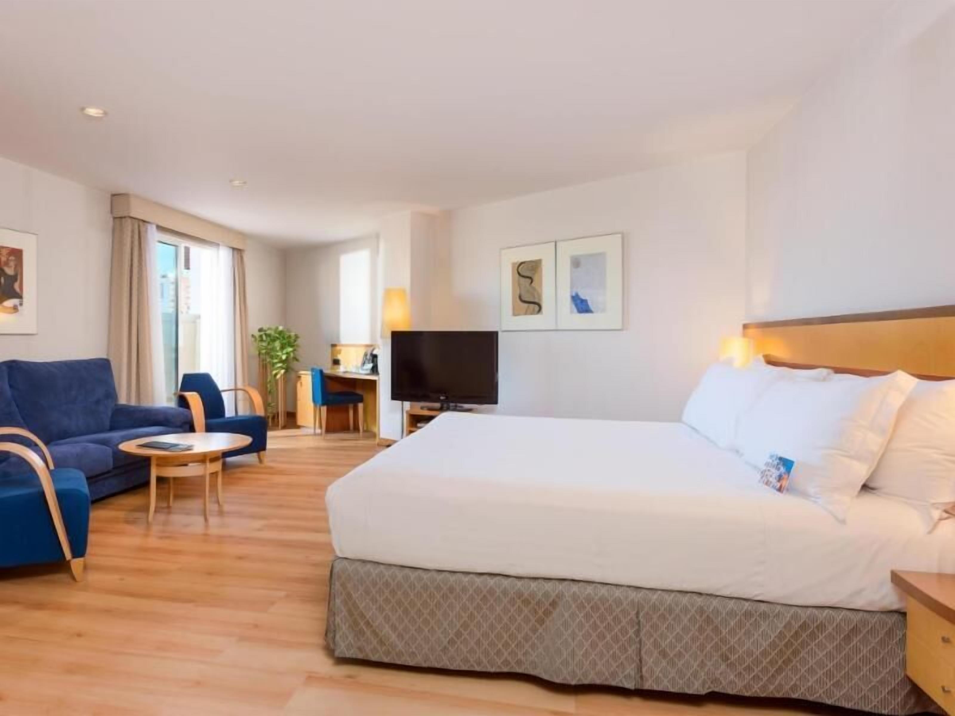 Down duvets, minibar, in-room safe, desk