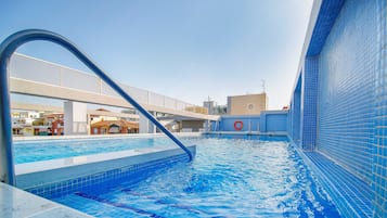 Outdoor pool, sun loungers