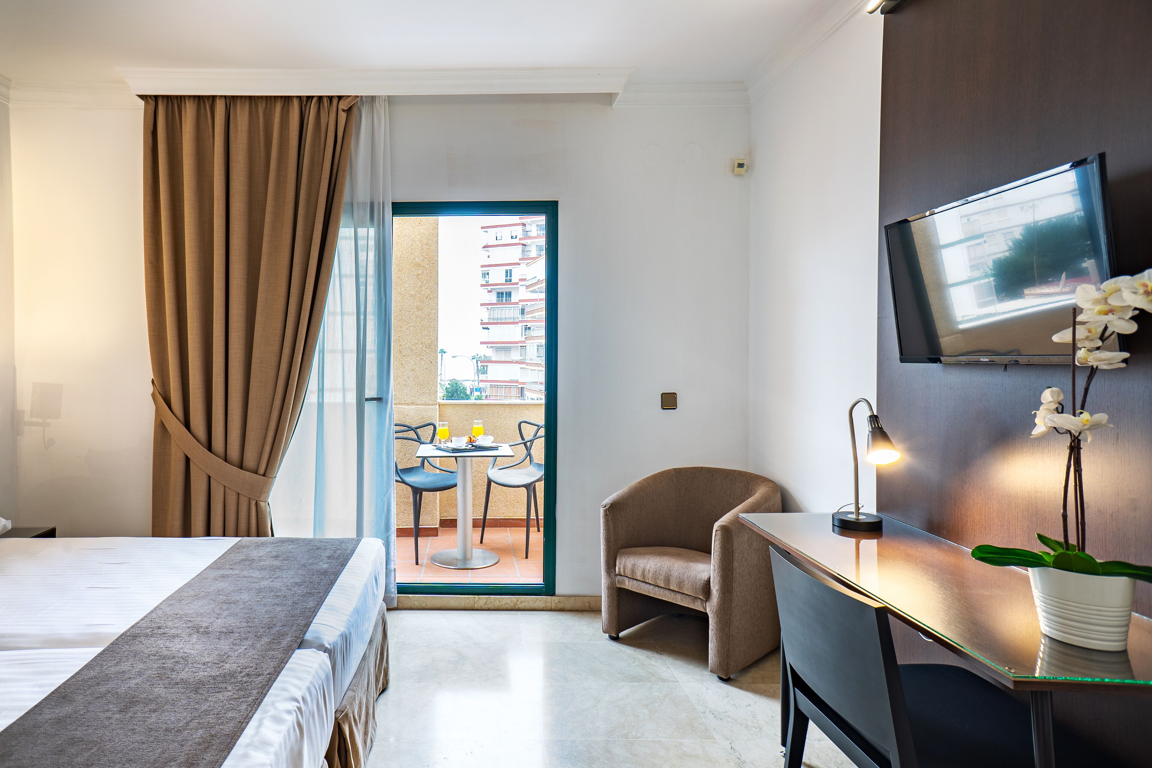 In-room safe, desk, laptop workspace, free WiFi