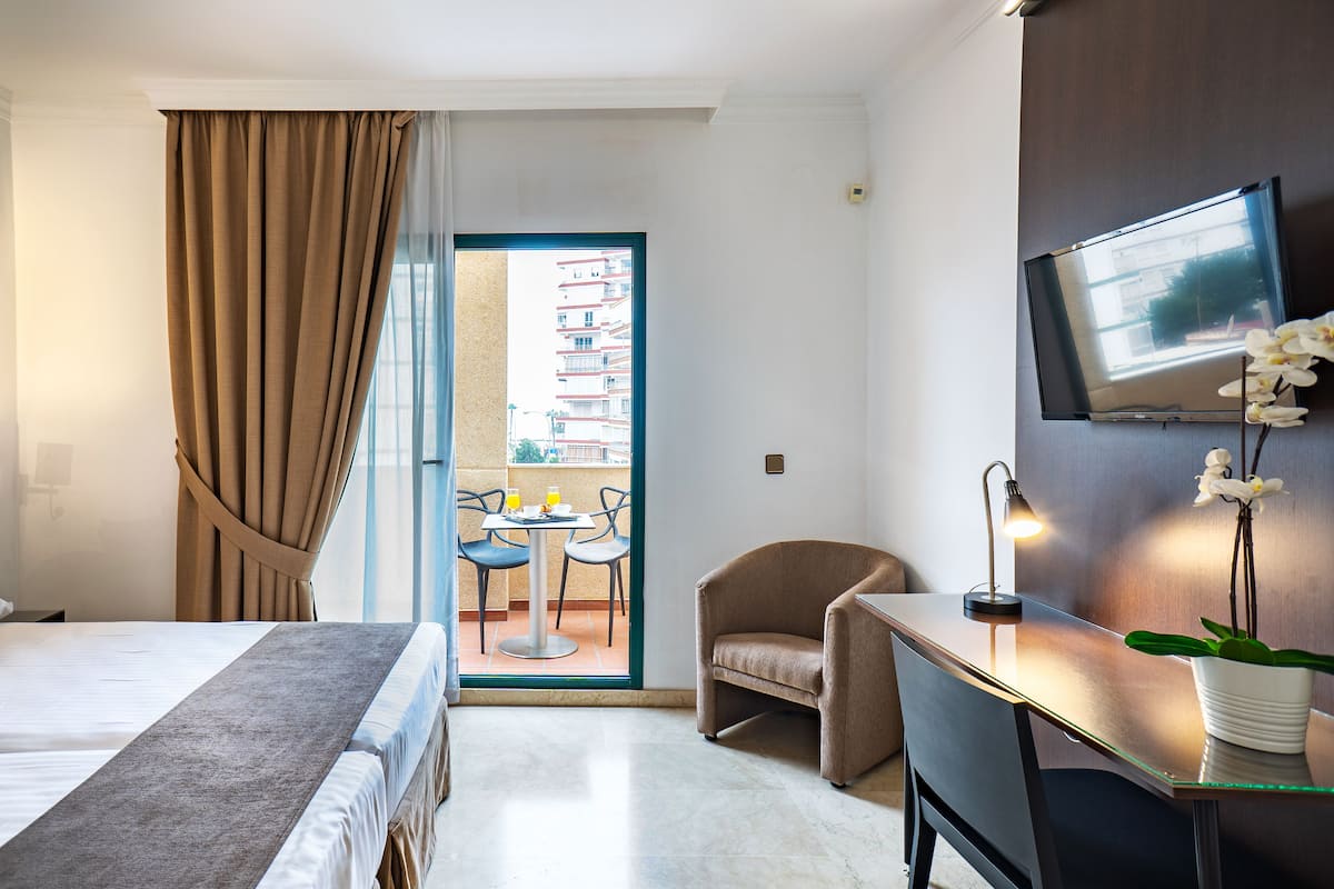 In-room safe, desk, laptop workspace, free WiFi