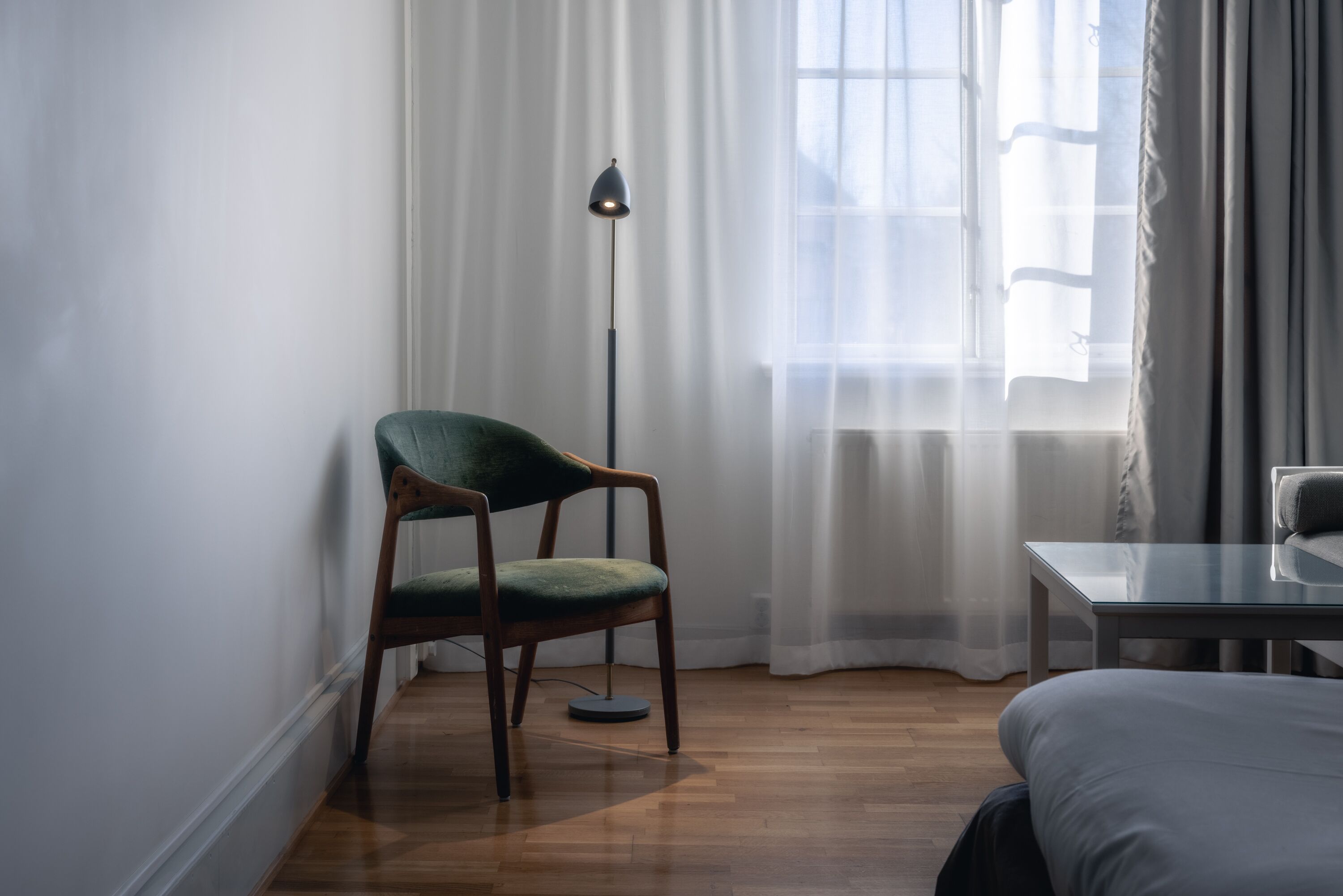 standard room, 2 single beds, non smoking | individually decorated, individually furnished, desk, cots/infant beds