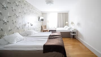 Individuell dekoriert, individuell eingerichtet, Schreibtisch