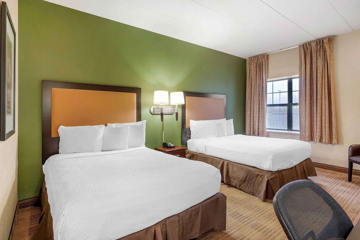 Desk, iron/ironing board, free WiFi, bed sheets