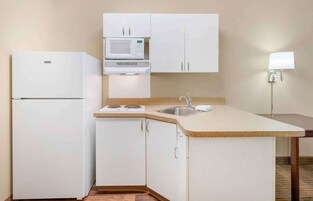 Estúdio, 1 cama King, para não fumantes | Escrivaninha, ferros/tábuas de passar roupa, Wi-Fi de cortesia