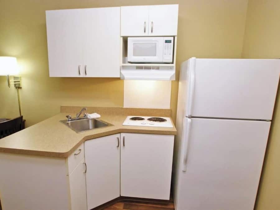 Fridge, microwave, stovetop