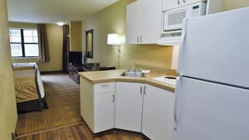 Fridge, microwave, stovetop